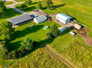 232 Palm Ln, Flora, IL 62839