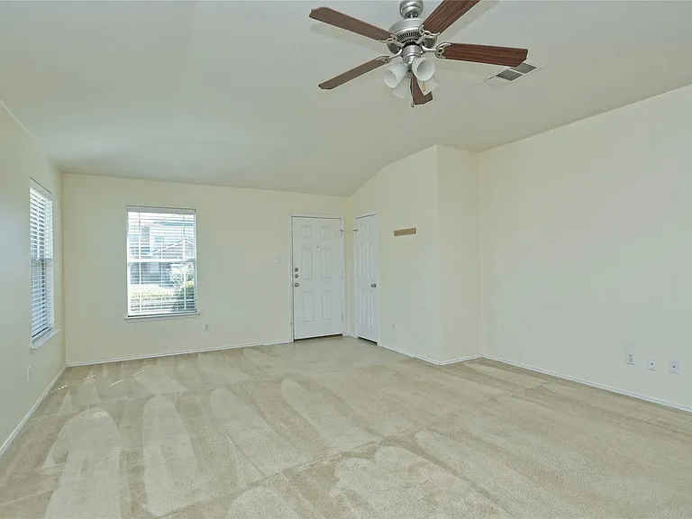 811 Encinita Dr — Photo 10