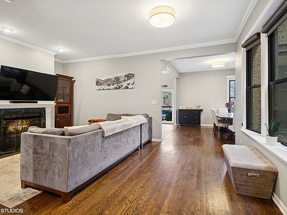 5th image of 852 W Lakeside Pl APT 1E