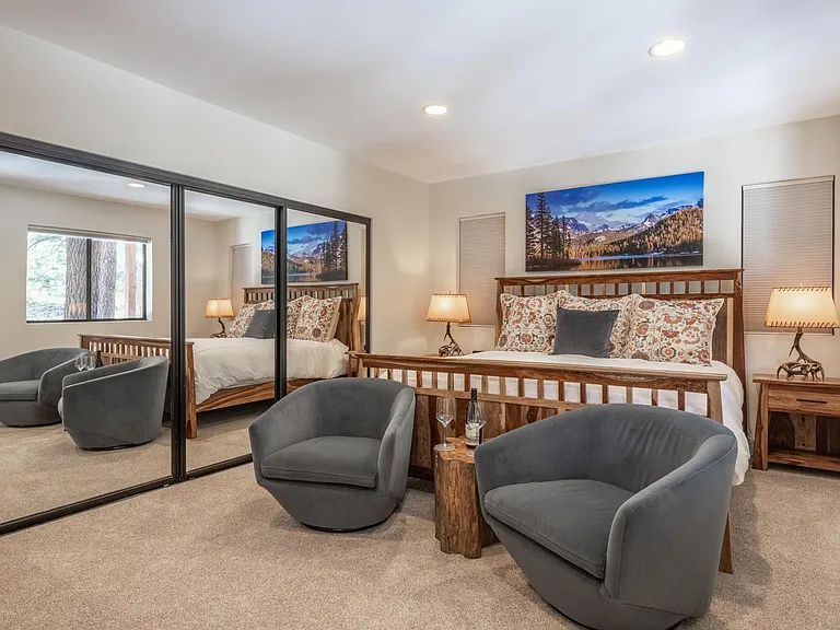 Master Suite - King Bed & Ensuite Bath
