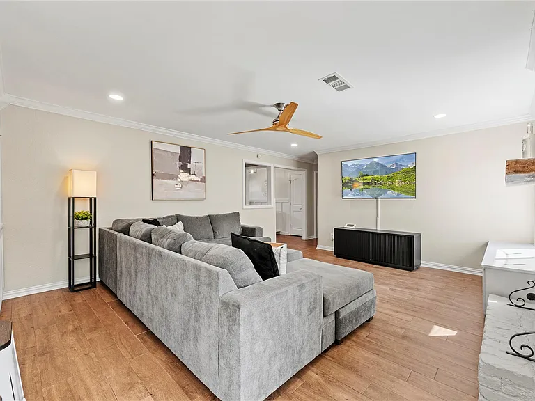 6031 McKnight St — Photo 15