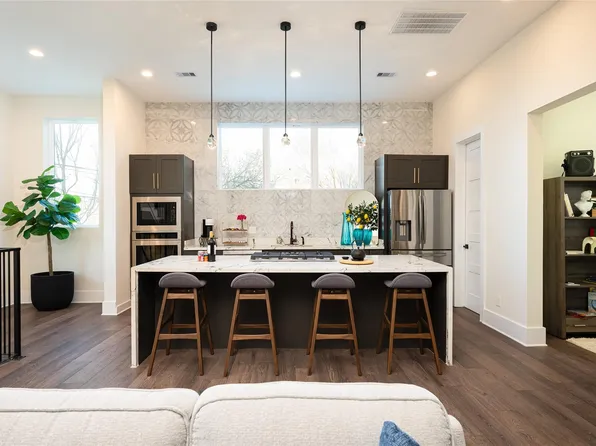 917 Thompson St, Houston, TX 77007