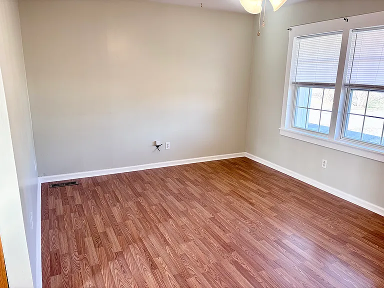 65 Jackson Ave — Photo 10