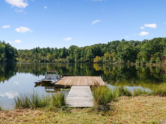 3rd image of 267 W Barnes Lake Rd