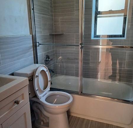 5th image of 685 Conklin St APT 11A