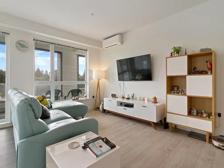 6677 Cambie St #310 — Photo 3