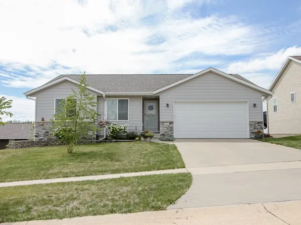 1416 Kodiak Dr NW, Cedar Rapids, IA 52405