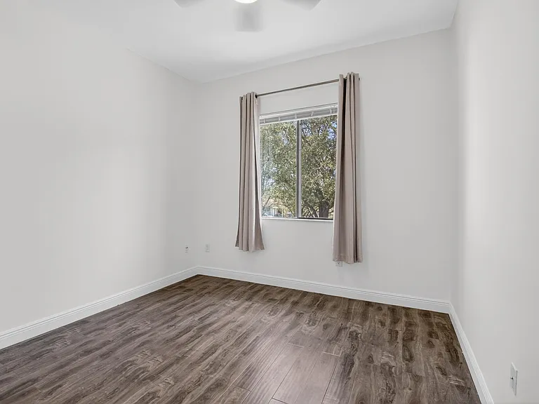 2515 Venetian Ct — Photo 26