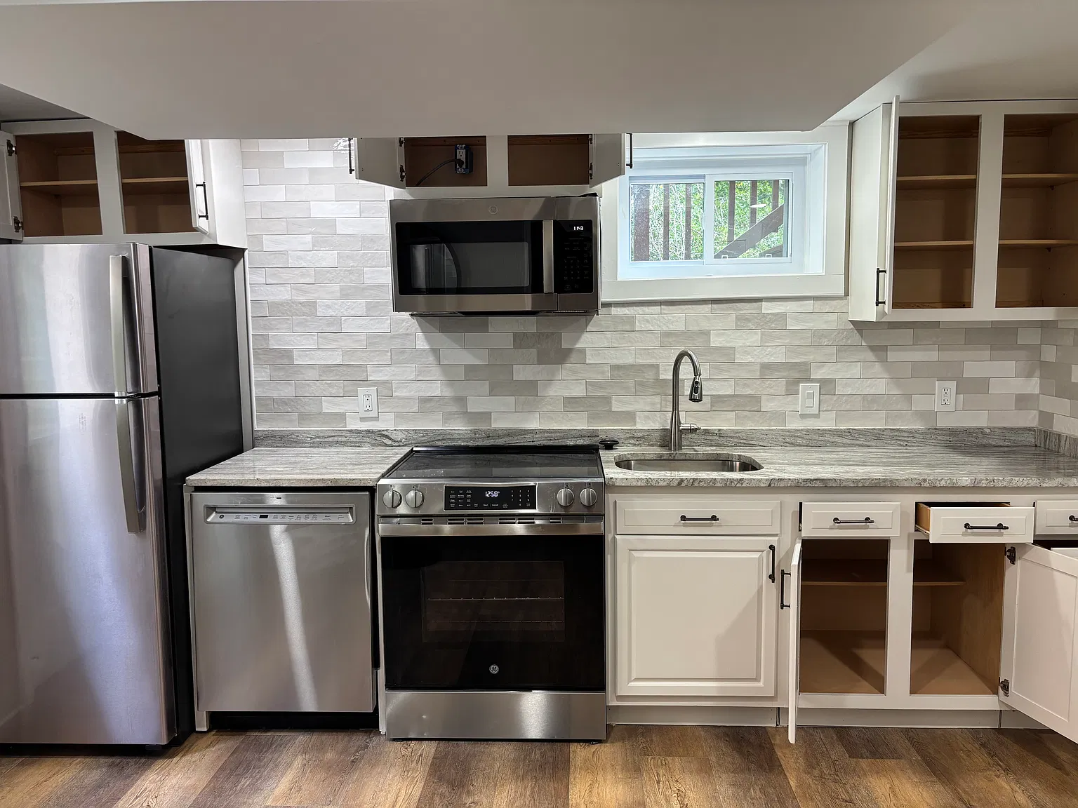 2 bed, 1500 sqft, $2,400 — Photo 2