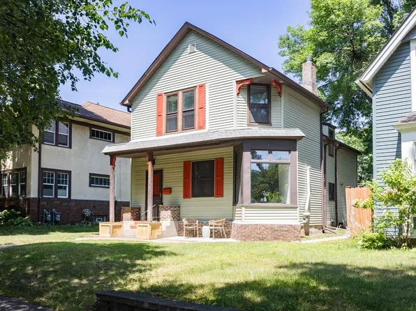 1031 Saint Clair Ave, Saint Paul, MN 55105