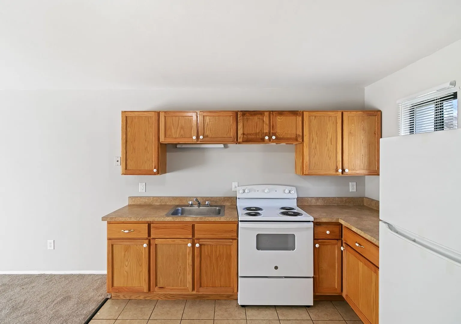 Airport Apartments (DCP Venture 3 LLC) — Photo 4