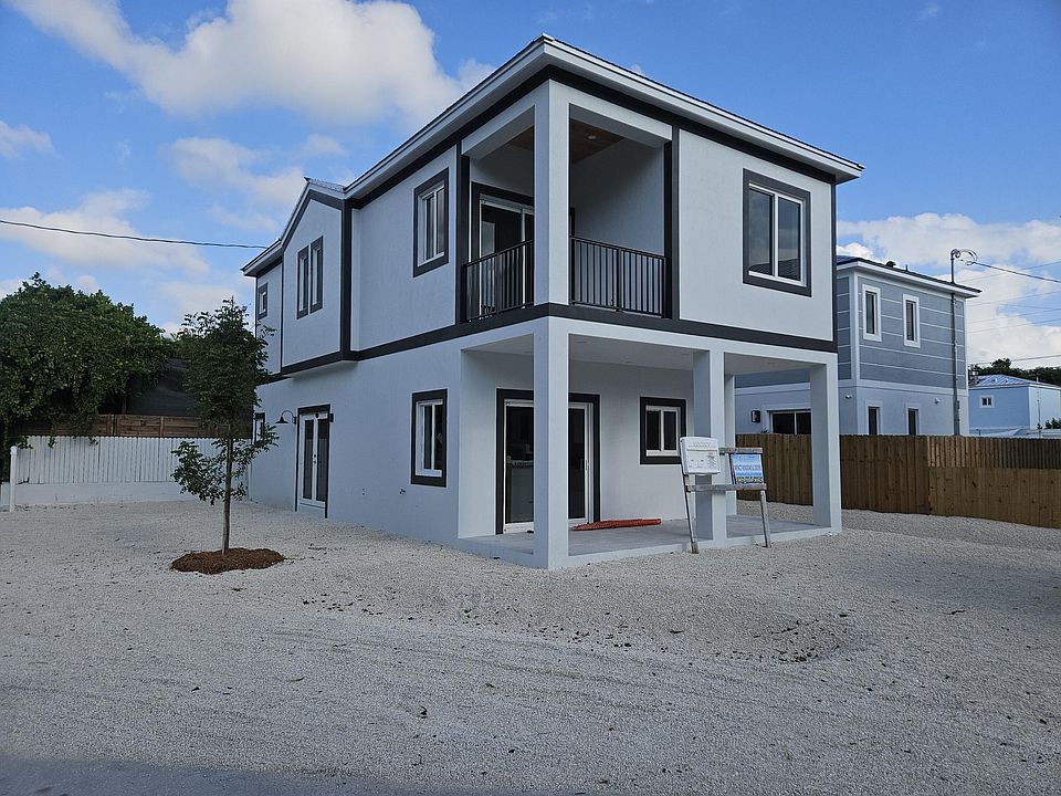 1st image of 2 Buttonwood Dr