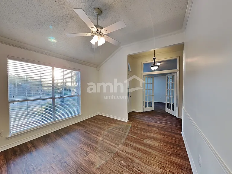 4709 Shadow Crest Dr — Photo 9