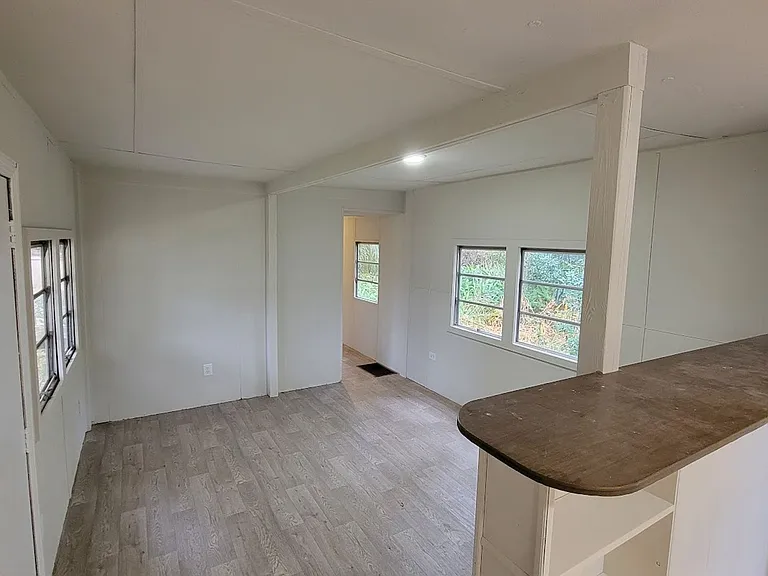 5325 SE 32nd Ct — Photo 3