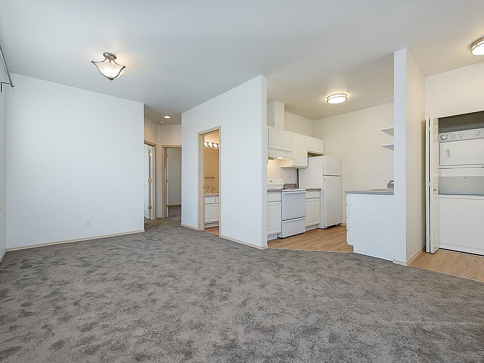 1st image of 915 13th Ave APT D