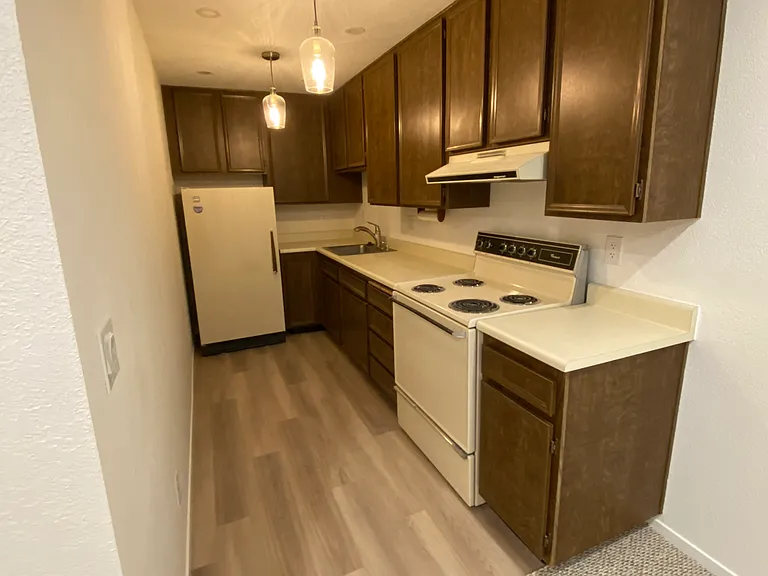 2801 N Los Felices Cir E #D208 — Photo 3