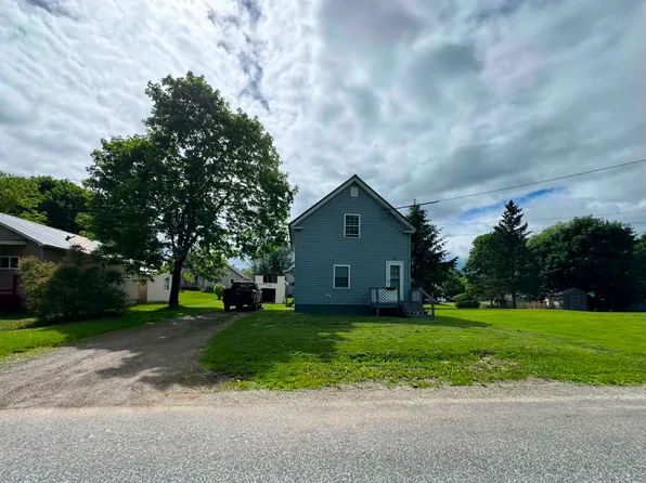 9 Perry Street, Lincoln, ME 04457