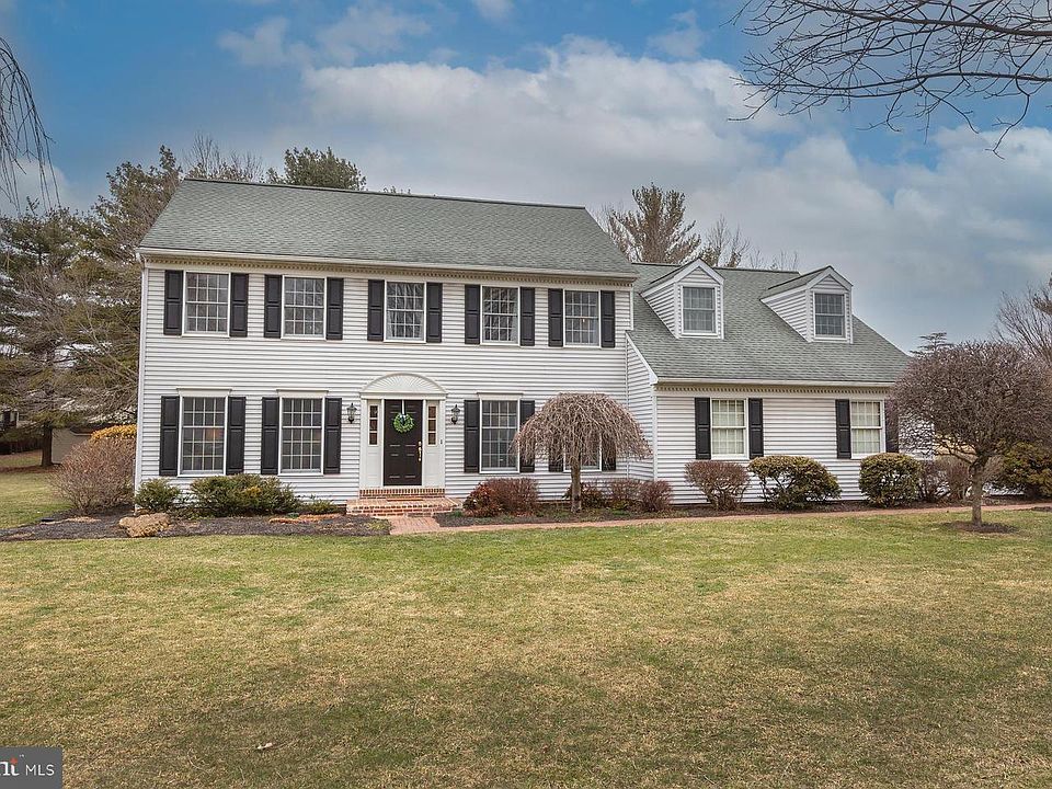 1st image of 537 Randolph Dr