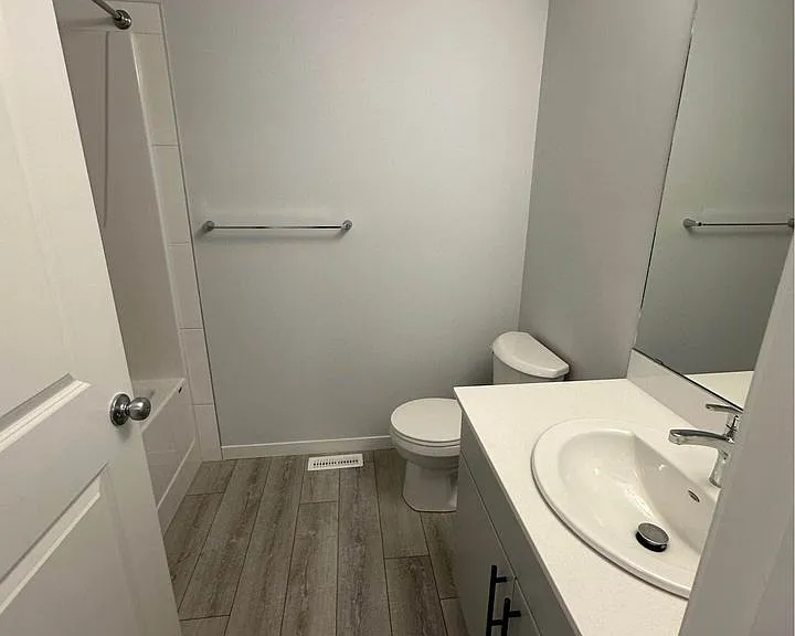 25 Secord Blvd NW — Photo 16