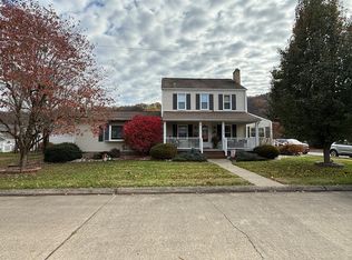 634 S 2nd Avenue, Paden City, WV 26159