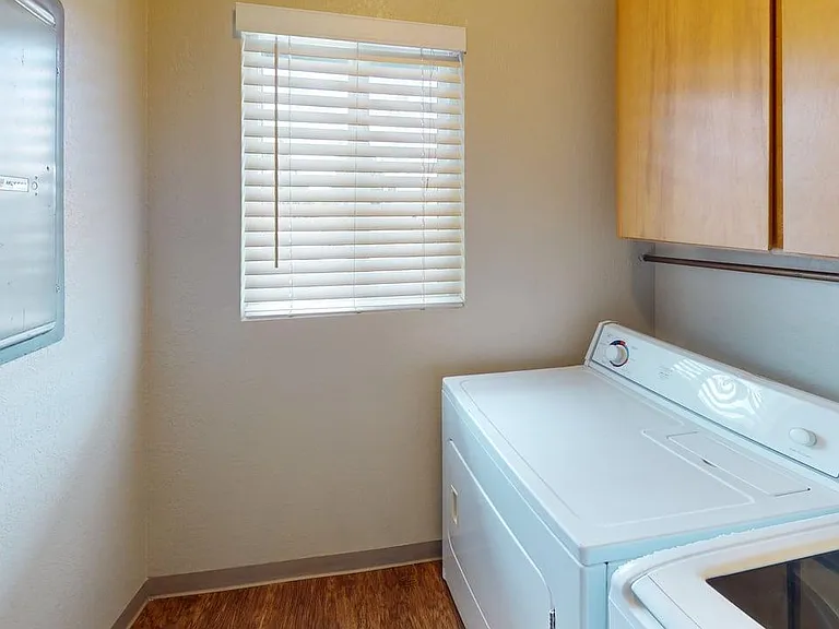 111 NW Columbia Ave #1 — Photo 5