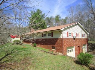 32 Lefler Ln, Candler, NC 28715