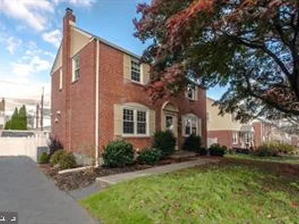 216 Wickford Rd, Havertown, PA 19083