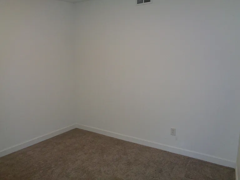 212 Orr St — Photo 4