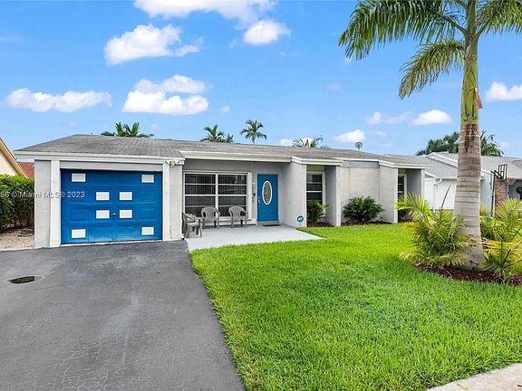 2nd image of 11841 NW 38th Pl