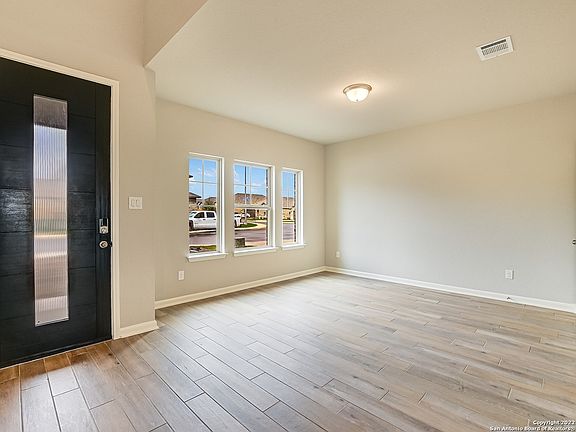 2nd image of 2518 Pennilynn Way