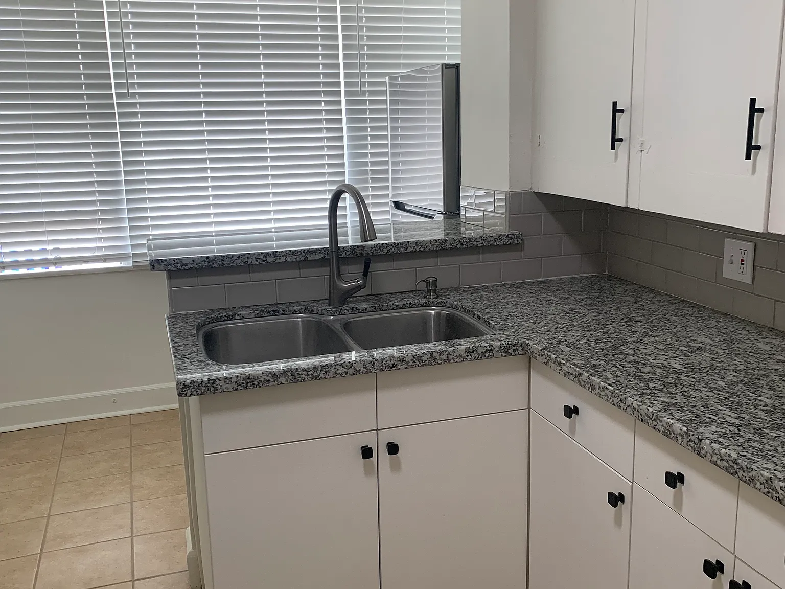 2 bed, 1100 sqft, $2,800 — Photo 2
