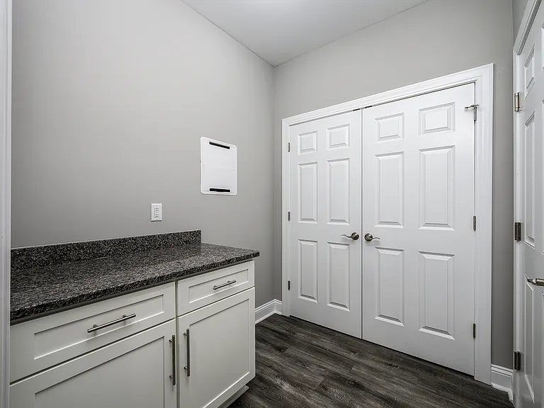 403 Hart Dr — Photo 15