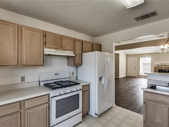 2nd image of 1433 Cool Springs Dr