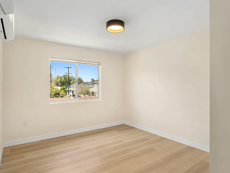 3288 Logan Ave #1 — Photo 10