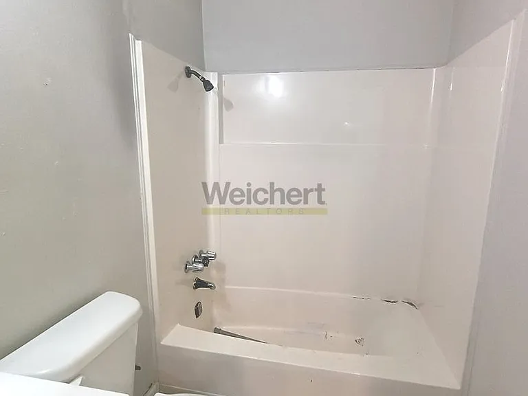 108 N 7th St — Photo 6