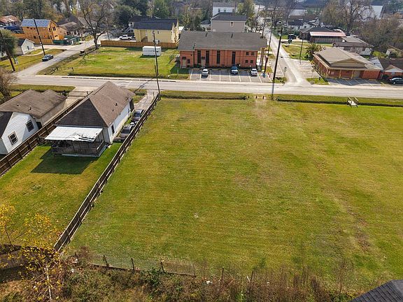 5th image of 950 Granville Dr