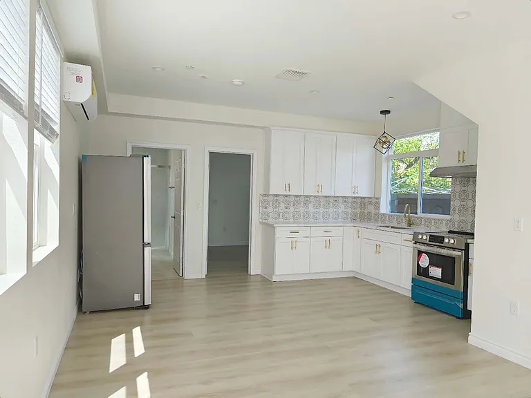 502 N Campbell Ave #502 — Photo 3