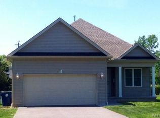 5 Lynette Ln, Amherst, NY 14228