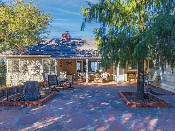 3306 Oak Grove Dr, Julian, CA 92036