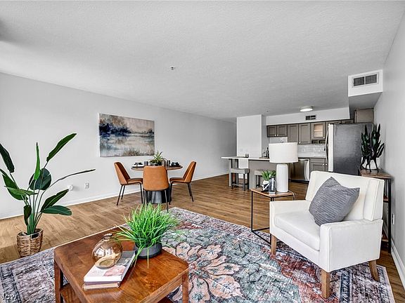 5th image of 2222 Detroit Ave APT 504
