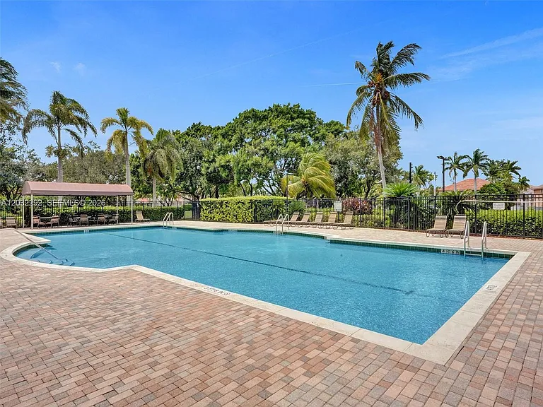 624 Vista Meadows Dr — Photo 1