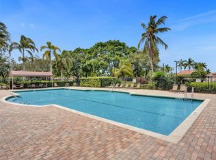 624 Vista Meadows Dr, Fort Lauderdale, FL 33327