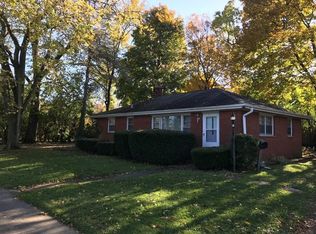 713 E Illinois Rd, Lake Forest, IL 60045