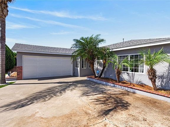 3rd image of 837 N Hanover St