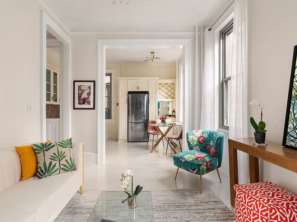 1st image of 231 W 21st St APT 2D