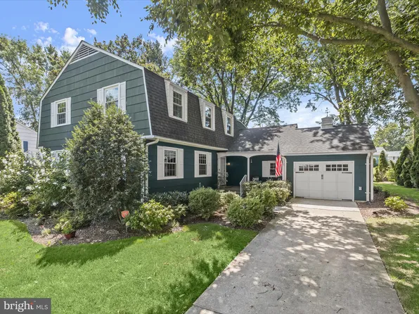 8220 Carrbridge Cir, Towson, MD 21204