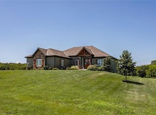 14290 Cattle Ranch Dr, Smithville, MO 64089