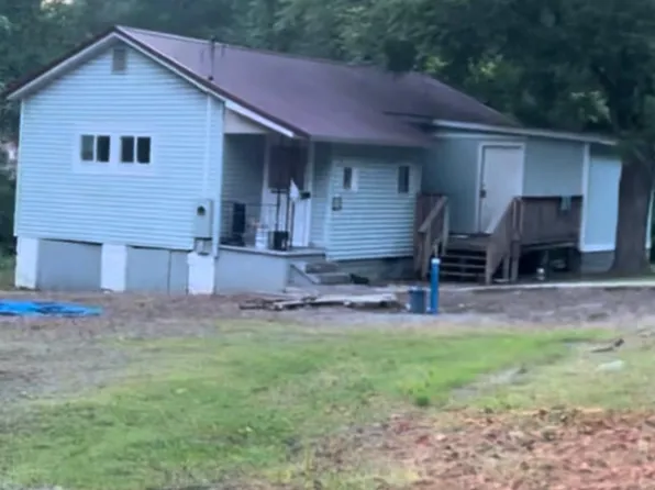 513 Doberman Dr, Welch, WV 24801