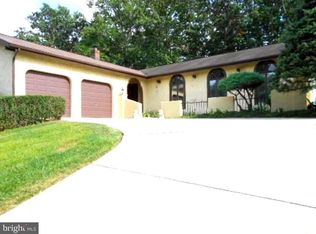 30 Pembrook Dr, Turnersville, NJ 08012