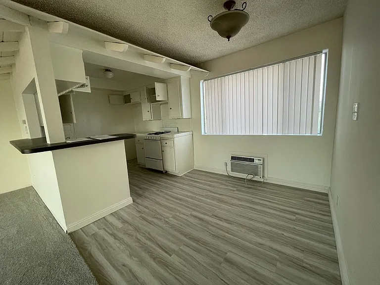 1010 S Atlantic Blvd — Photo 6